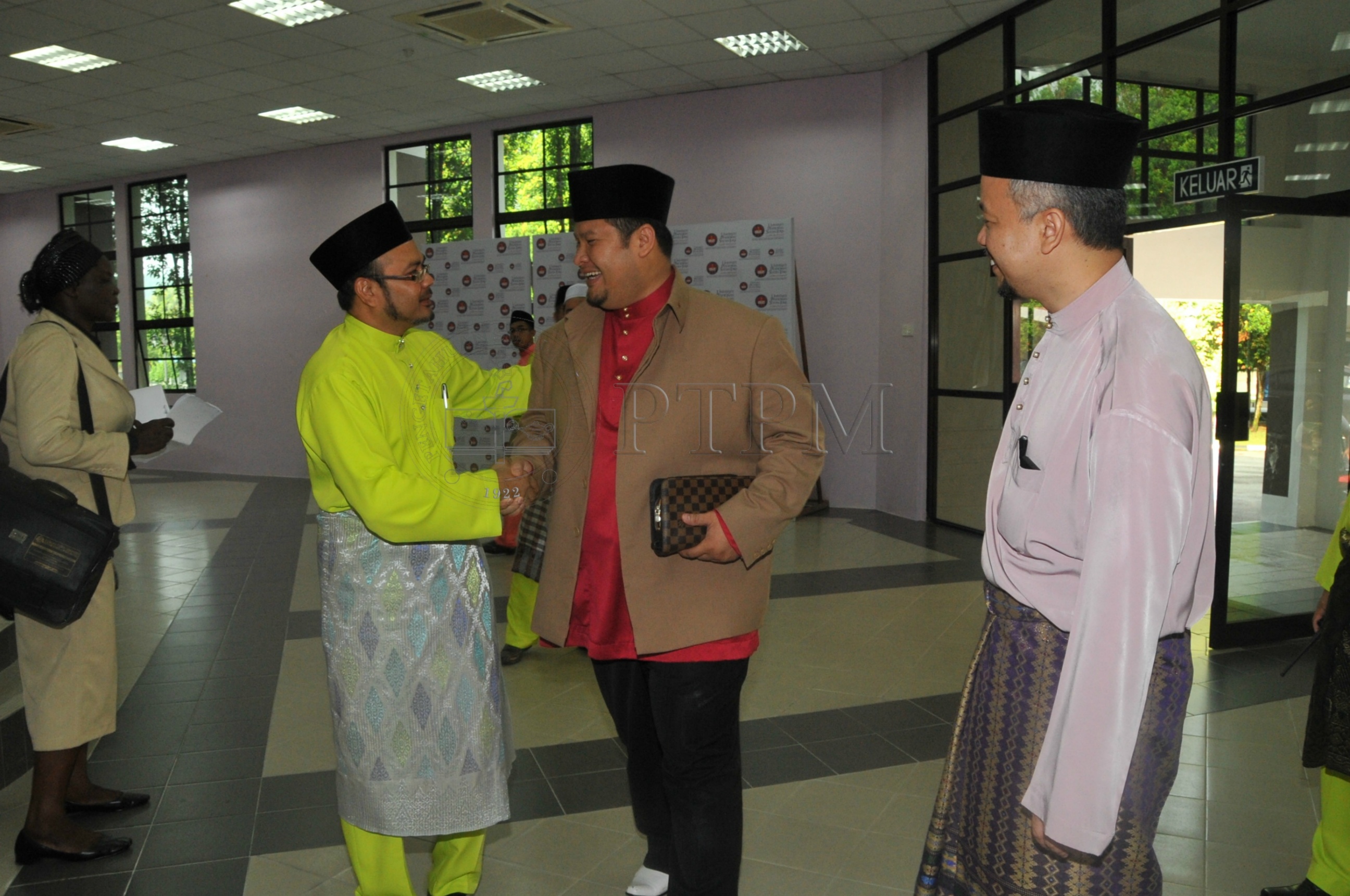 PRO 14 109 HIJRAHPRO 8458